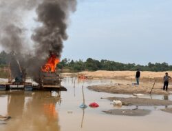 Polsek Cerenti Tertibkan Aktivitas PETI di Sungai Kuantan, 31 Rakit Dimusnahkan