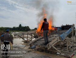 Polsek Singingi Hilir Tertibkan Aktivitas PETI di Desa Petai, Dua Rakit Dompeng Dimusnahkan