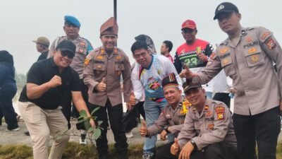 Polres Kuansing Bersama Forkopimda dan Masyarakat Tanam 1.000 Bibit Pohon di Kebun Nopi